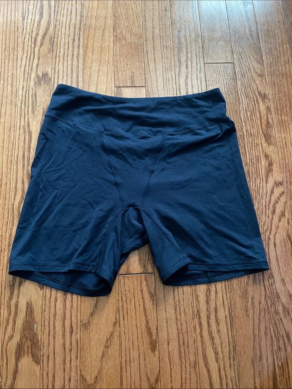 Lululemon Navy Blue Bike Shorts Women’s Sz Small